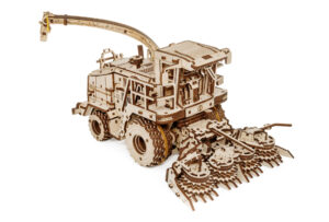 Кормоуборочный комбайн FS80 с жаткой ЖКС-4,5